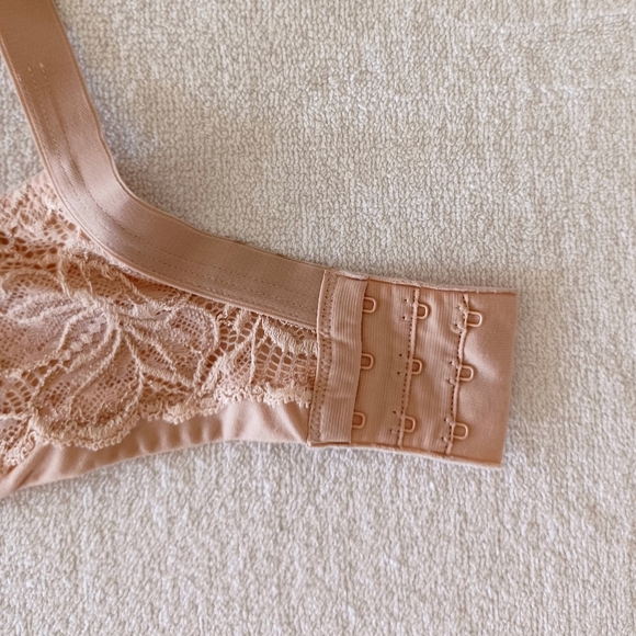 Bali Lace Lift Desire Unlined Bra, size 40D - Picture 15 of 16